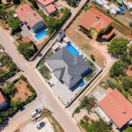 Casa L * Pula